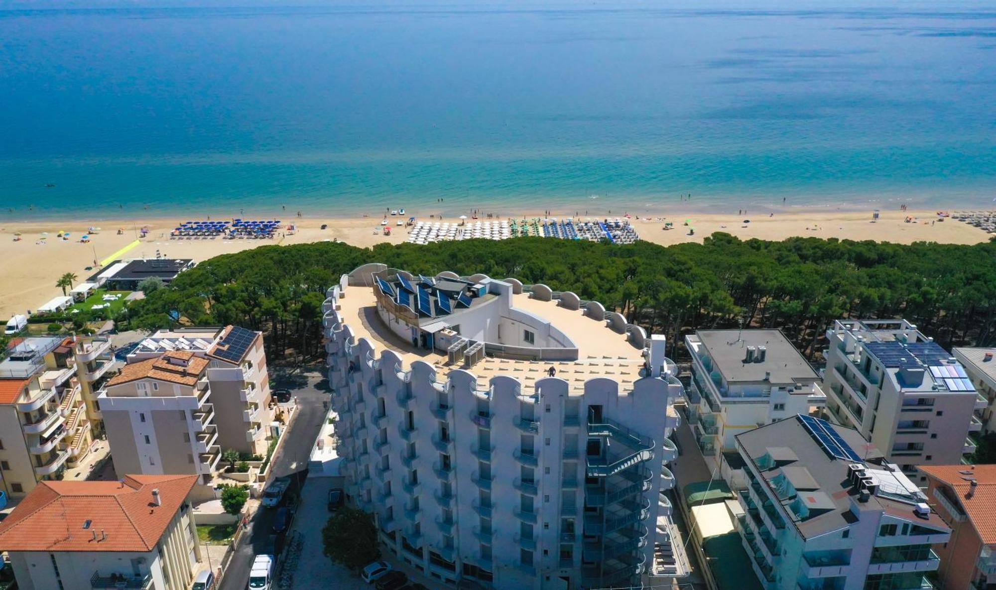 Hotel Lido Альба-Адріатіка Екстер'єр фото