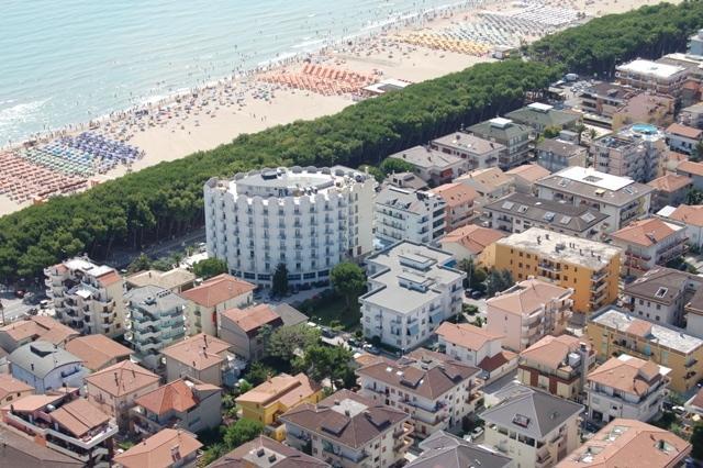 Hotel Lido Альба-Адріатіка Екстер'єр фото