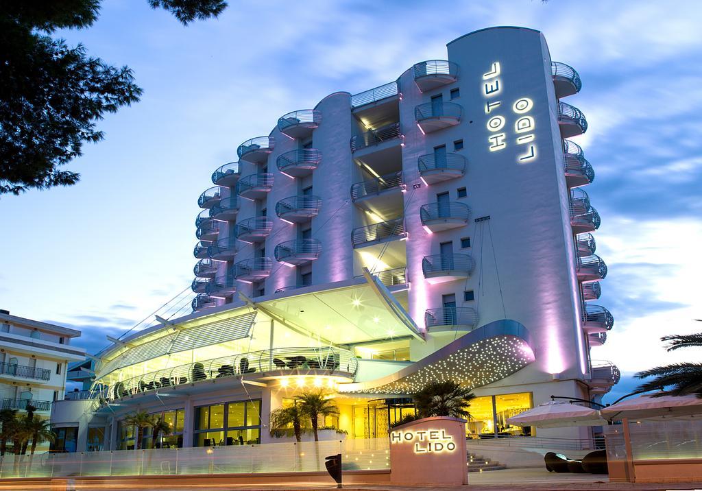 Hotel Lido Альба-Адріатіка Екстер'єр фото
