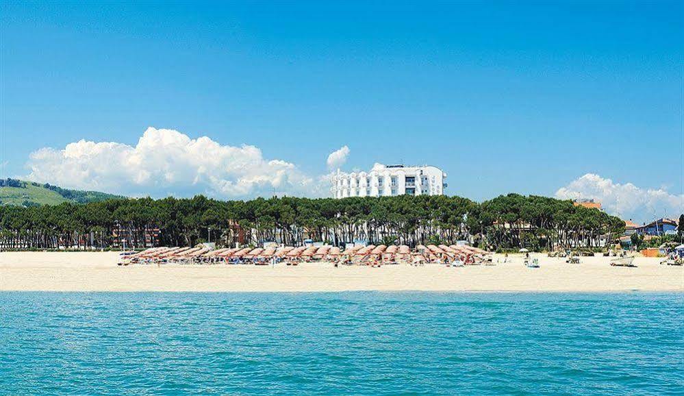 Hotel Lido Альба-Адріатіка Екстер'єр фото